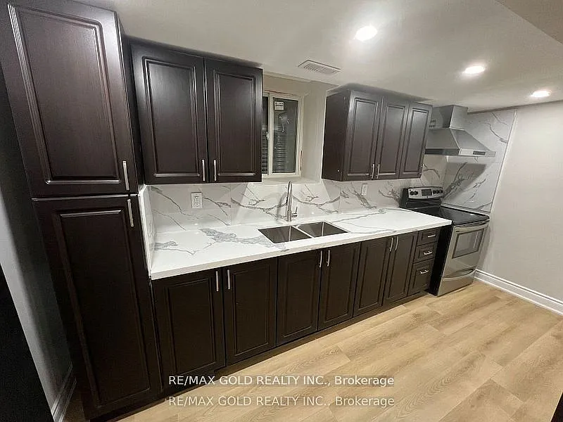 2 bed, $1,900 — Photo 4