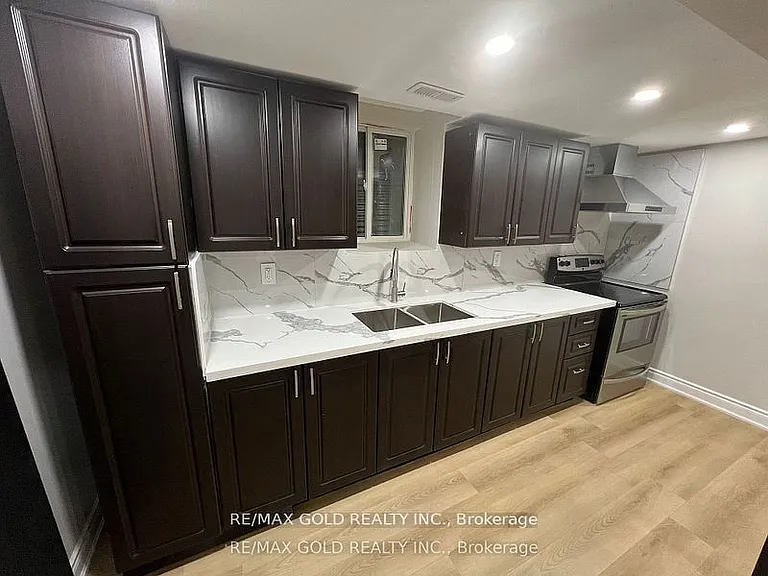 38 Carmel Cres #BASEMENT — Photo 4