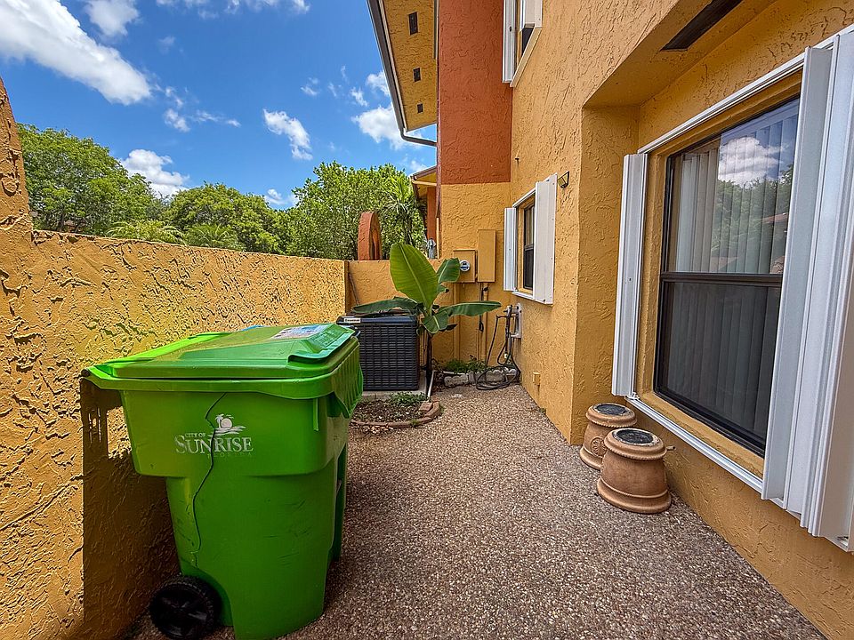1st image of 4567 NW 90th Avenue