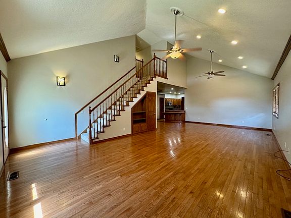 4th image of 100 Ravenwood Blvd APT B