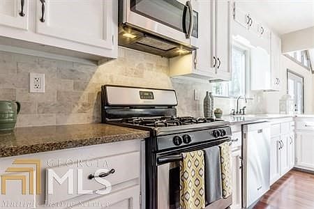 3rd image of 6339 N Summers Cir