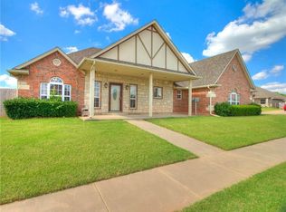 1012 N Barn Hill Way, Mustang, OK 73064