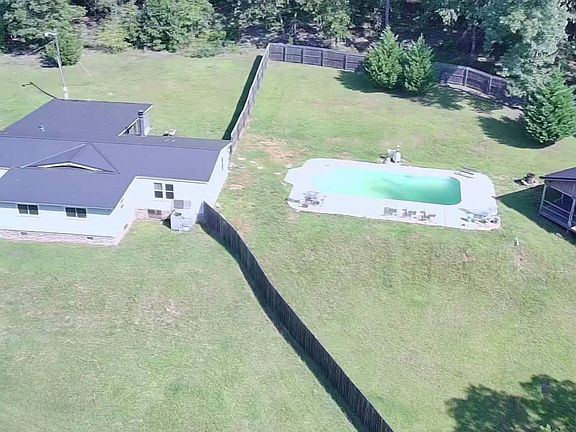 3rd image of 1812 Pickard Rd