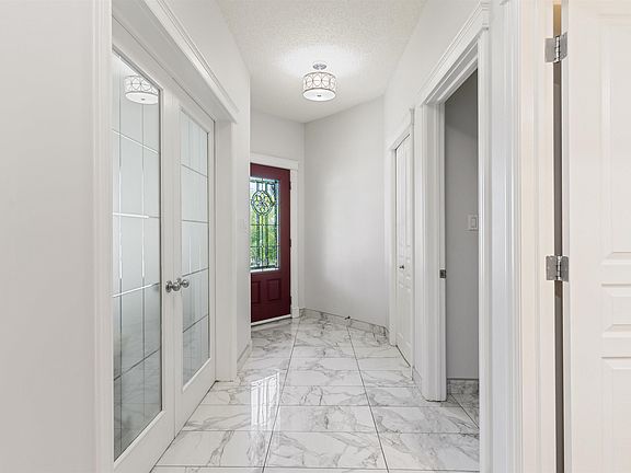 4th image of 1075 McKinney Grn NW