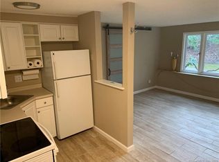 147 Towne House Rd #147, Hamden, CT 06514