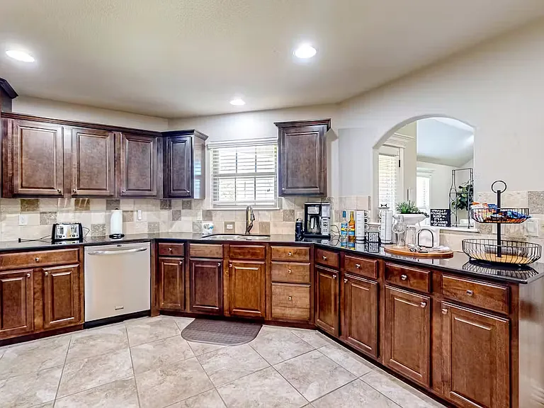 3704 SW High Point Ave — Photo 9