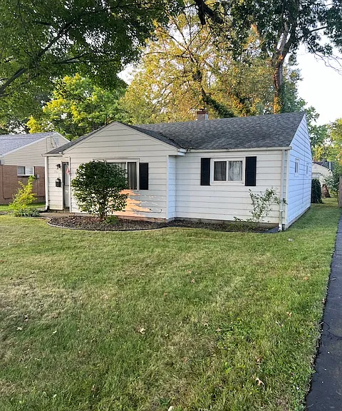 165 Aylesboro Ave — Photo 1