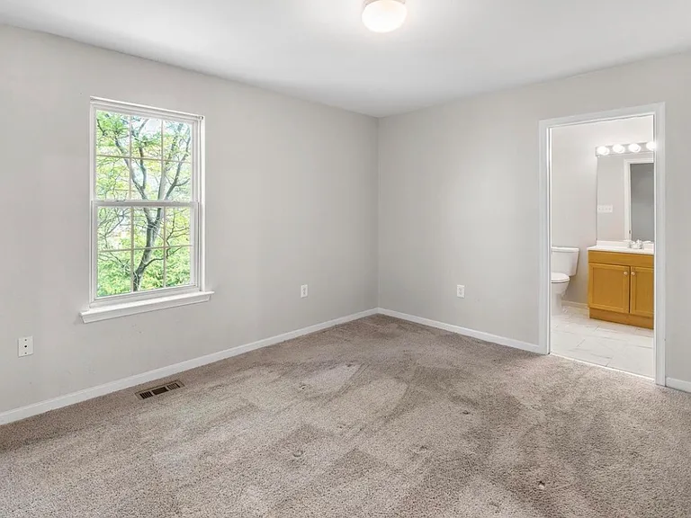 7016 Migliori Ct — Photo 25
