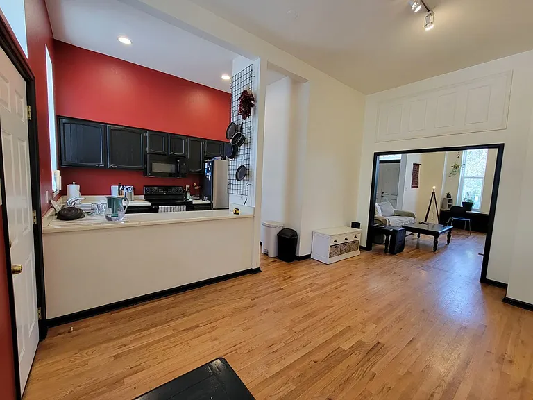 2215 Glenarm Pl — Photo 16