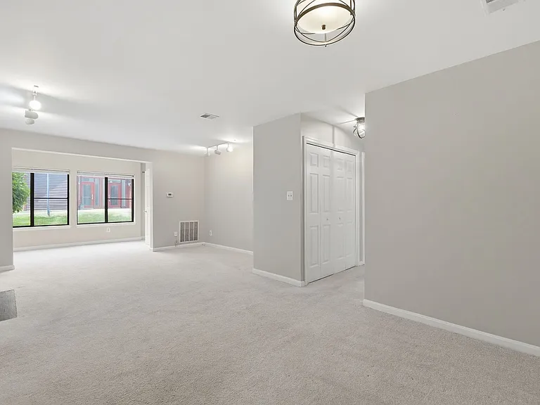 2822 Lee Oaks Pl #101 — Photo 4