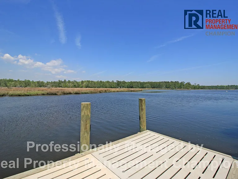 241 E Ivybridge Dr — Photo 25