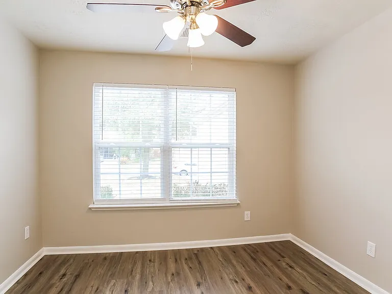 8138 Sanders Glen Ln — Photo 13