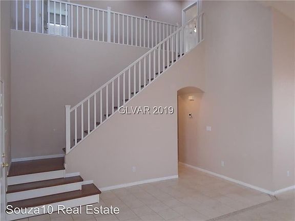 3rd image of 8124 Hesperides Ave