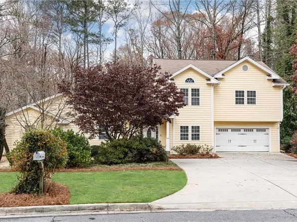 14 Rhodes Dr, Marietta, GA 30068