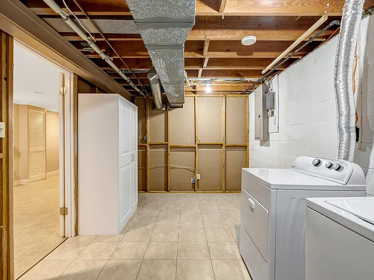 6717 Reynard Dr — Photo 46