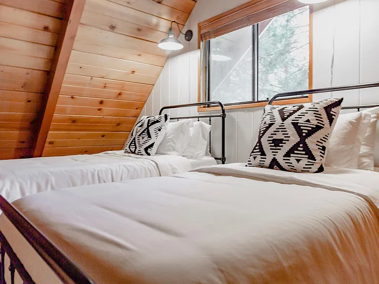 2064 7th Ln — Photo 15