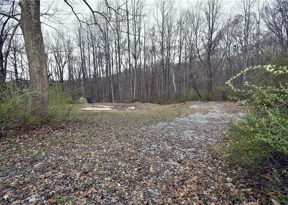 2nd image of 1010 N Shore Dr
