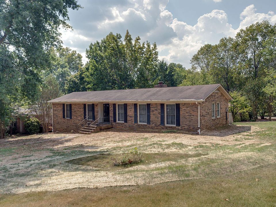 2nd image of 1300 Manor Rd