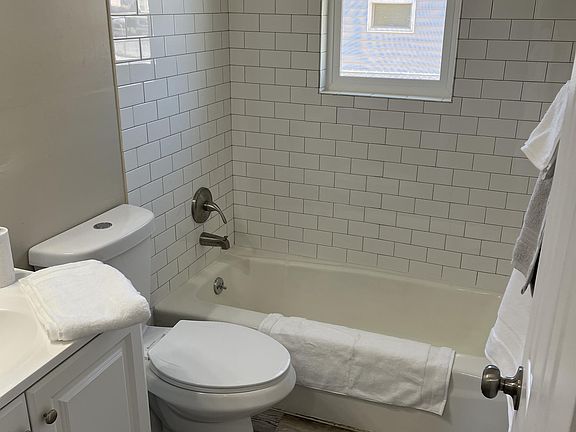 5th image of 2135 E 6th St #1