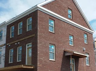 14 N Maxwell Sq, Frederick, MD 21701