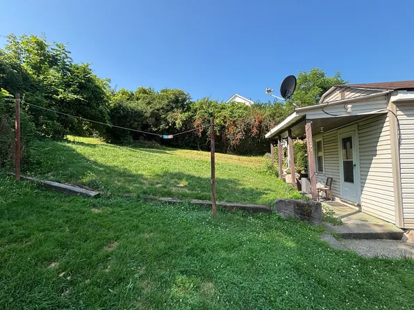 212 Hope St Floor 1, Carnegie, PA 15106