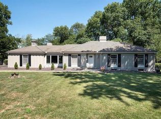 8301 Delmar Ln, Prairie Village, KS 66207