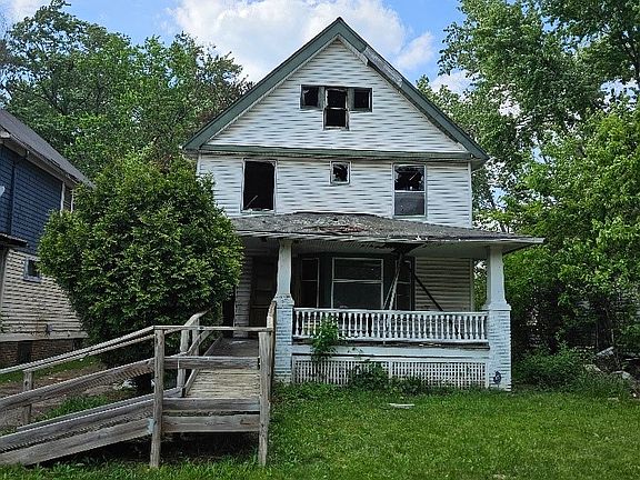 2nd image of 14319 Elm Ave