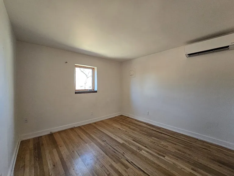 235 Irvine St — Photo 23
