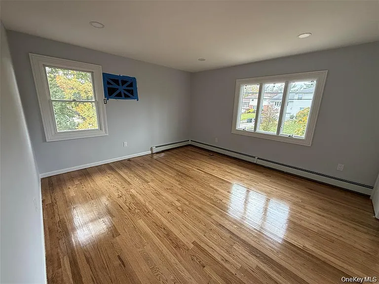 324 Buckingham Rd — Photo 8