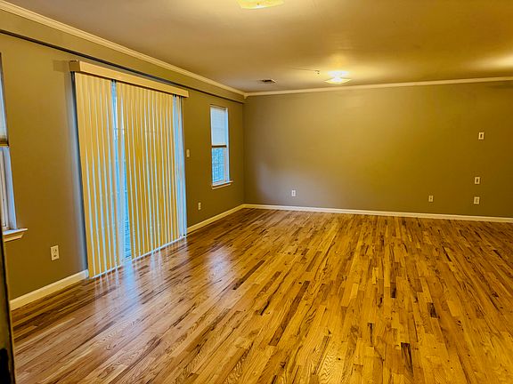 4th image of 232-236 S 12th St #3