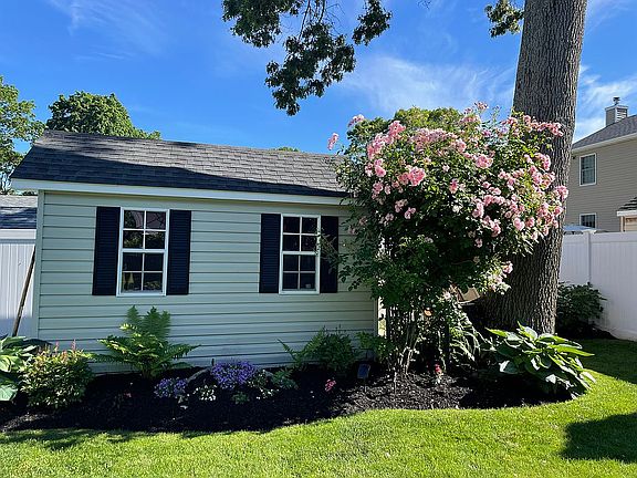 4th image of 74 Bayard St