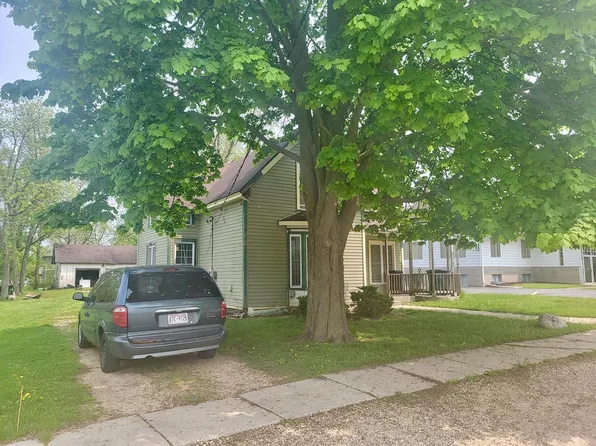 25 1st STREET, Darien, WI 53114