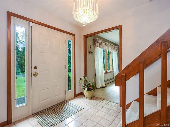 2nd image of 9 Heritage Dr