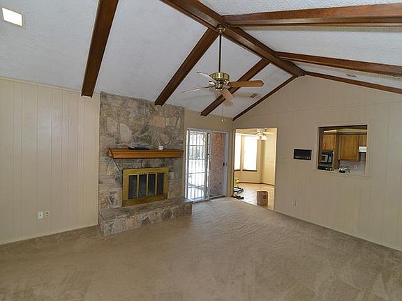 4th image of 906 Leslie Dr