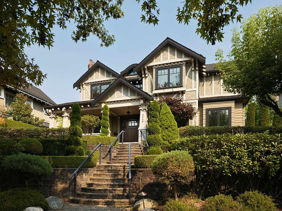 1st image of 4468 Pine Cres