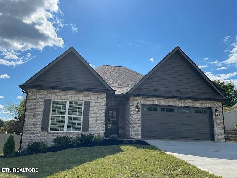 1st image of 631 Grassland Dr