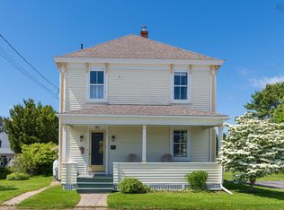 90 Tannery Rd, Lunenburg, NS B0J2C0