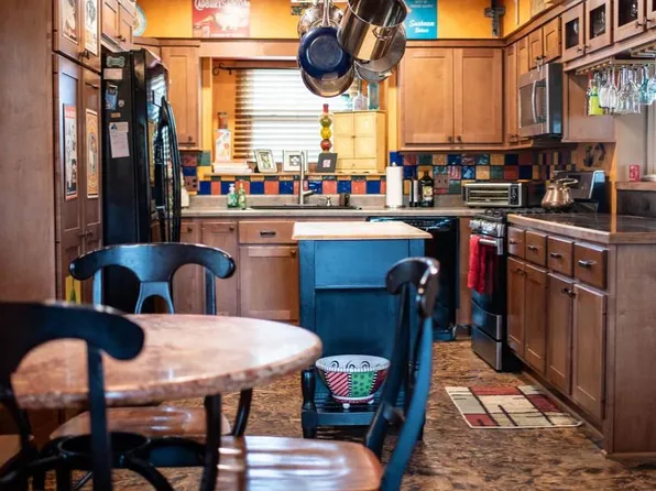 1911 Shadow Bend Dr, Houston, TX 77043