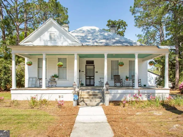 1261 Grove Ave, Waycross, GA 31501