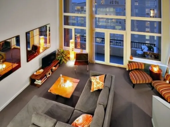 2717 Western Ave #4, Seattle, WA 98121