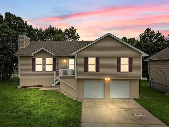 3rd image of 19405 Ironwood Dr