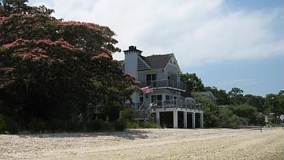 1st image of 39 Bay Ave