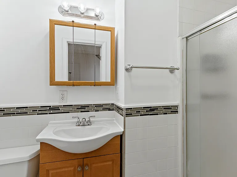 14 Bayville Ave #4 — Photo 6