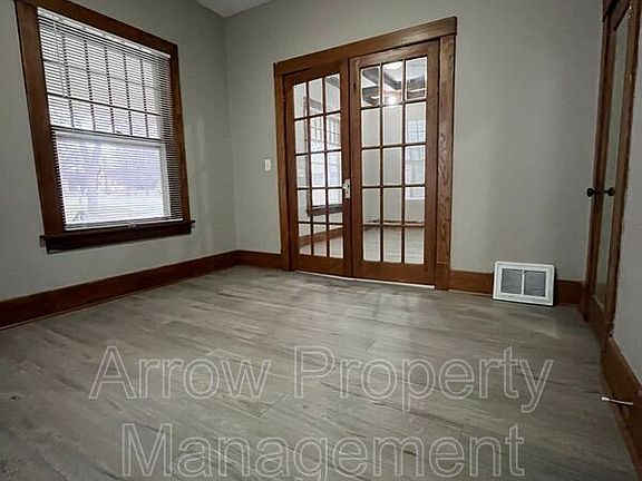 4th image of 2049 Worthington Ave #M