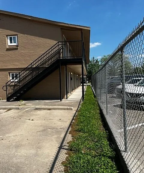 514 Houston St #6 — Photo 2