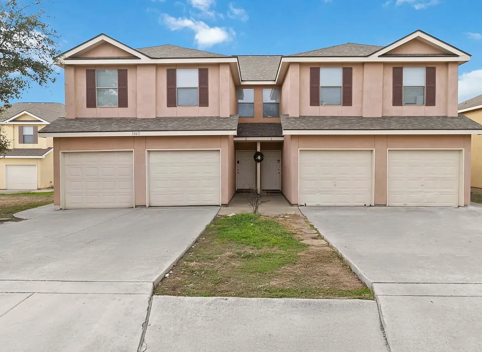3 bed, 2.5 bath, 1400 sqft, $1,400 — Photo 1