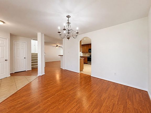 5th image of 13 Sunnyvale Ln
