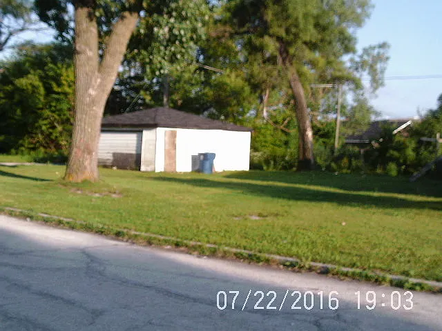 14601 Winchester Ave photo 1
