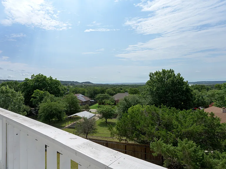 1810 Mesa Oaks Cir — Photo 36