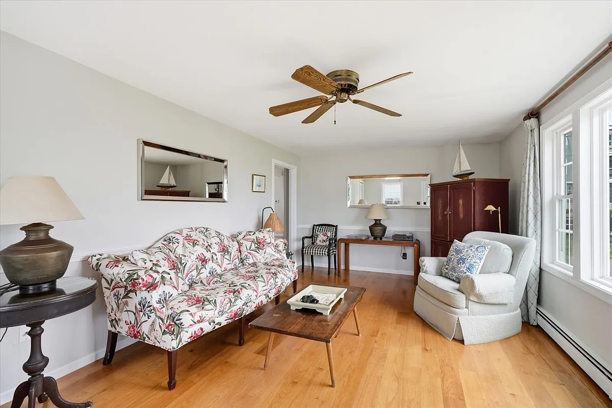 3 bed, 1329 sqft, $4,500 — Photo 4